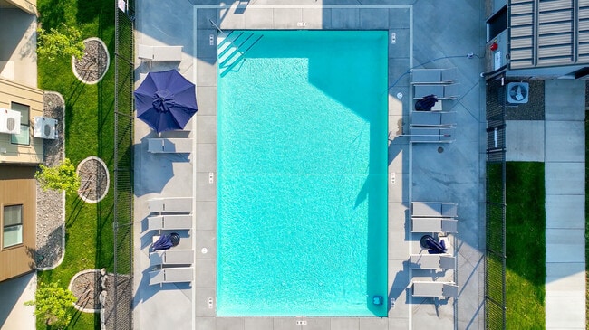 Building Photo - Sky Meadow Villas