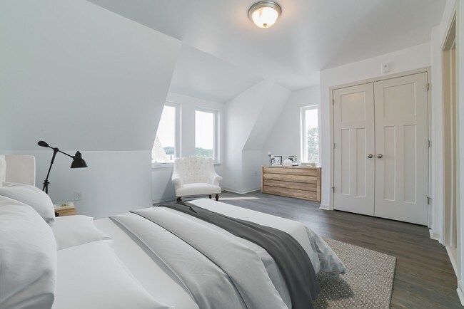 Photo - 6615 Ridge Avenue