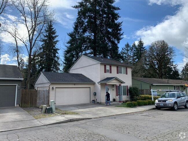 Building Photo - 606 W Sheridan St Rental