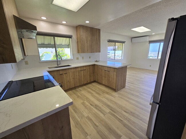 Photo - Renovated 2br/1ba Halawa Heights Cottage with Pearl Harbor Views!