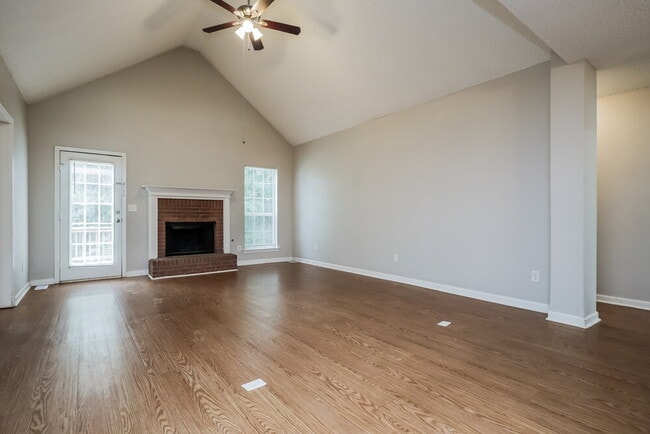 Photo - 134 Brookhaven Ln