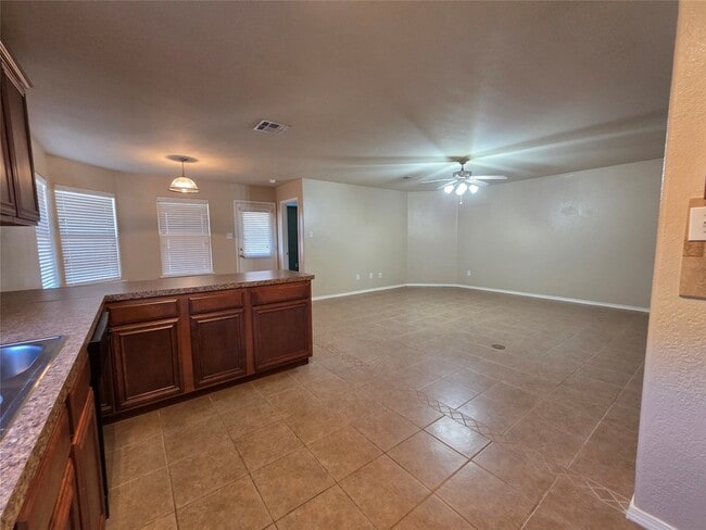 2007 Samantha Ln