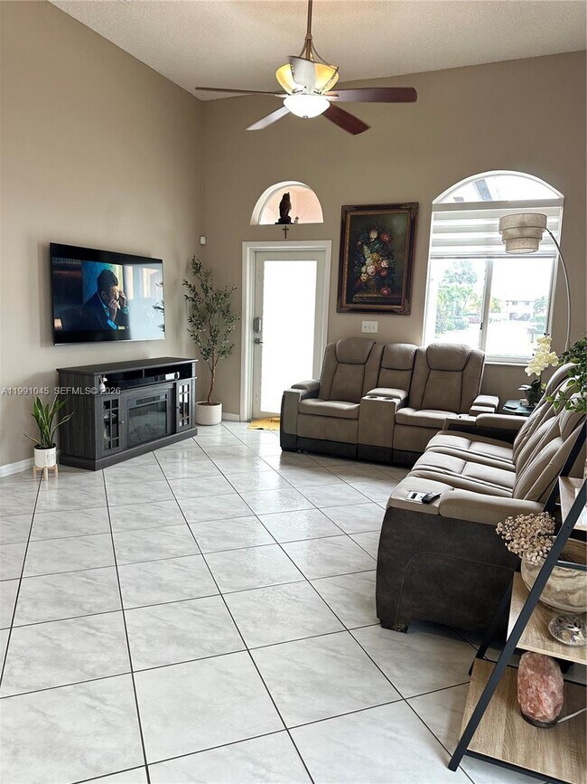 Photo - 15318 SW 41st Terrace