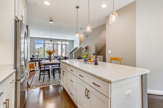 Photo - GREAT LOCATION!! Stunning 3BD/3.5BA luxury 4-level townhouse!