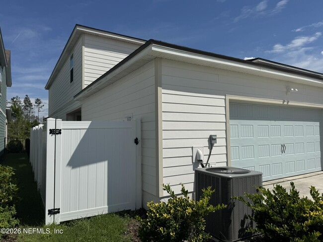Photo - 236 Hawthorn Pk Cir