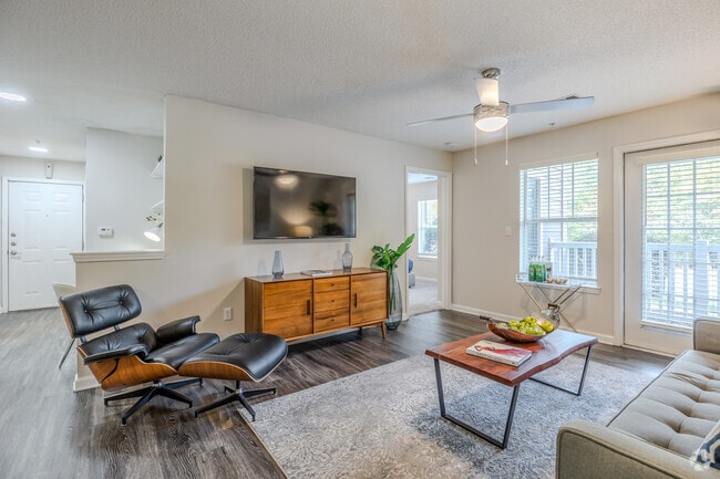 2BR, 2BA - 1,113SF - Living Room - Belle Vista Apartments