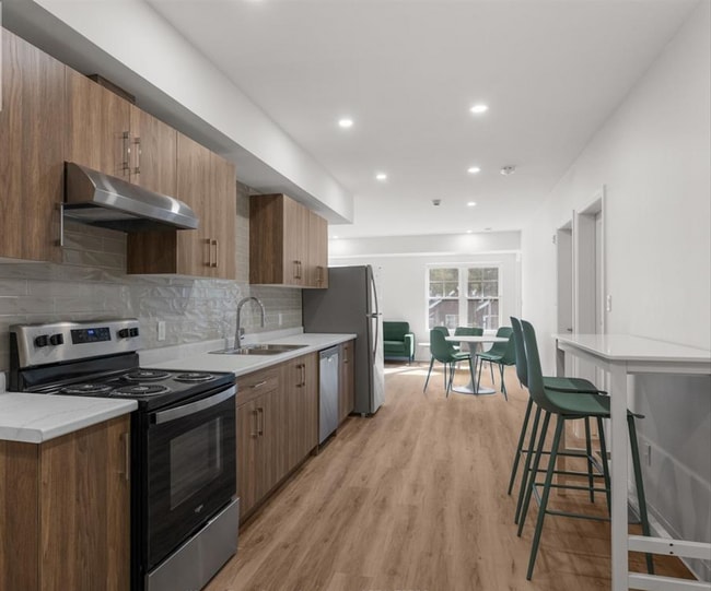 Building Photo - 185 Randolph Ave Unit 104