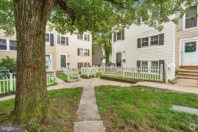 Building Photo - 1907 Brookside Dr Rental