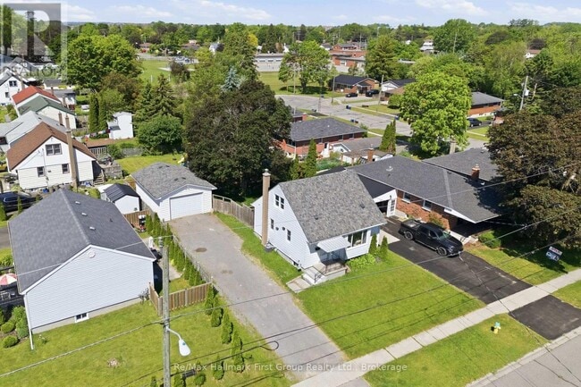 Photo - 573 Sinclair St