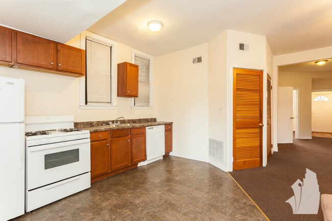 Photo - 2254 N Southport Ave Unit 1