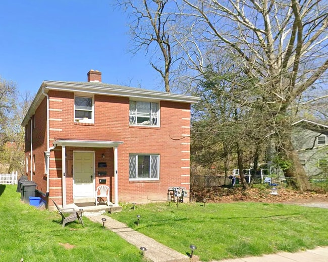 Building Photo - 735 Center Ave Unit 1