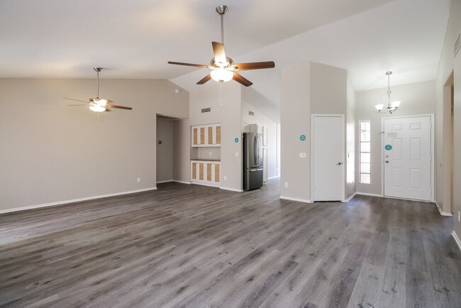 Photo - 1431 E Hearne Way