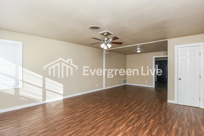 Photo - 7105 Robinhood Ln