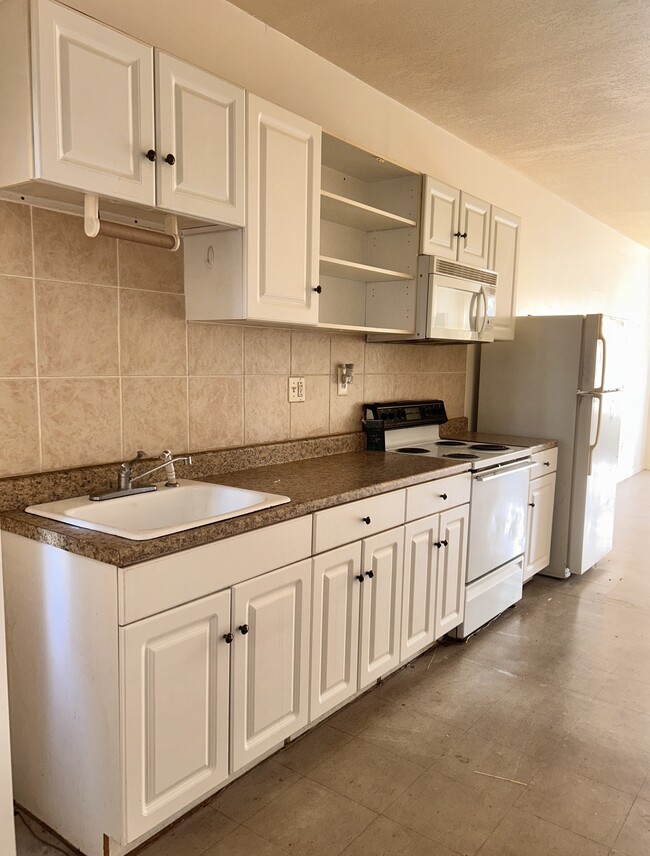Building Photo - 2213 N 33rd St Rental