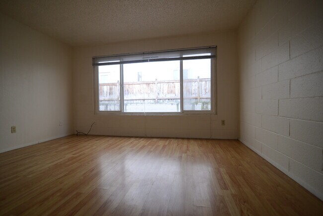 Photo - Melrose Court Apartments