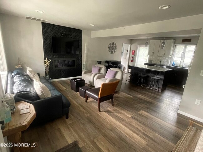 Photo - 265 E Virginia Ave