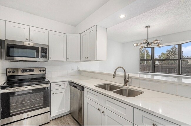 Building Photo - 8156 Washington St