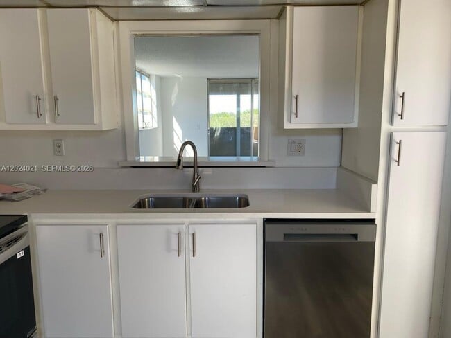 Building Photo - 406 NW 68th Ave Unit 526