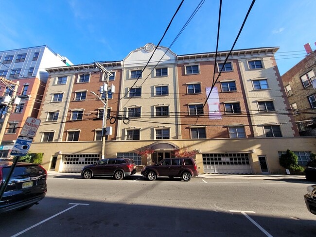 Building Photo - Solo at Hudson Rental