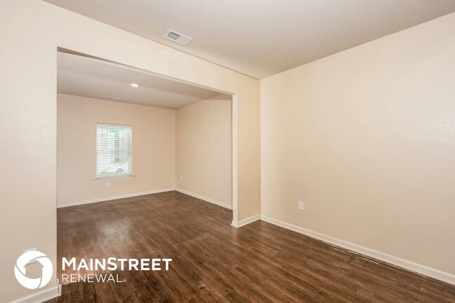 Photo - 555 Clover Cir