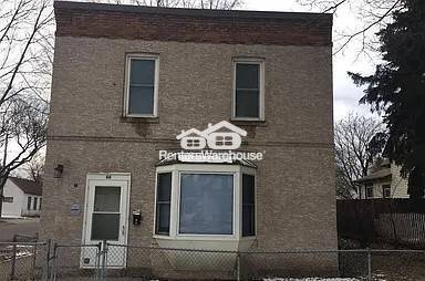 Building Photo - Modern Comfort Meets Everyday Convenience