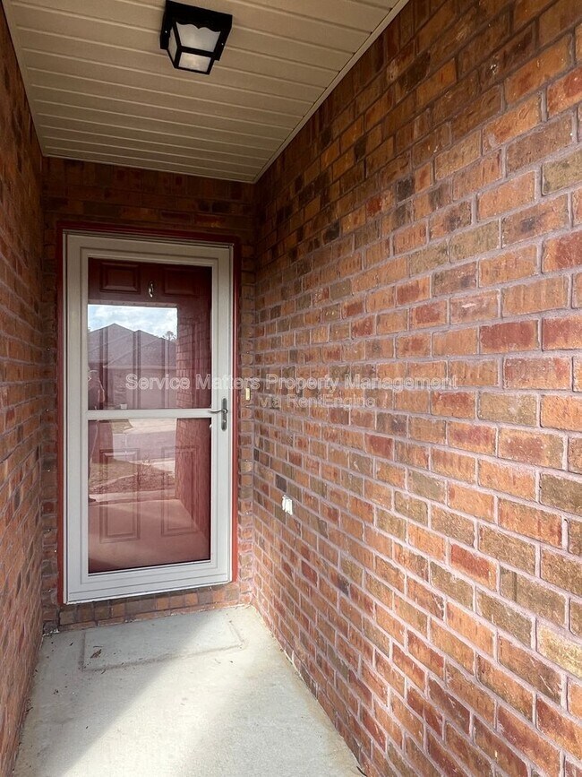 Photo - 4736 Frances St