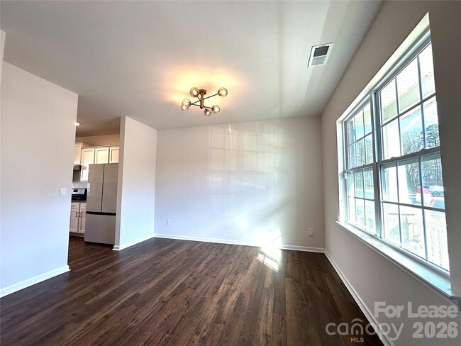 Photo - 147 N Ranney Way