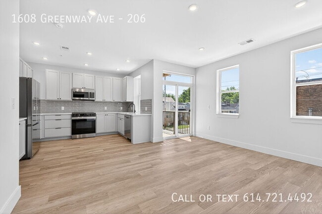Photo - 1608 Greenway Ave Unit 206