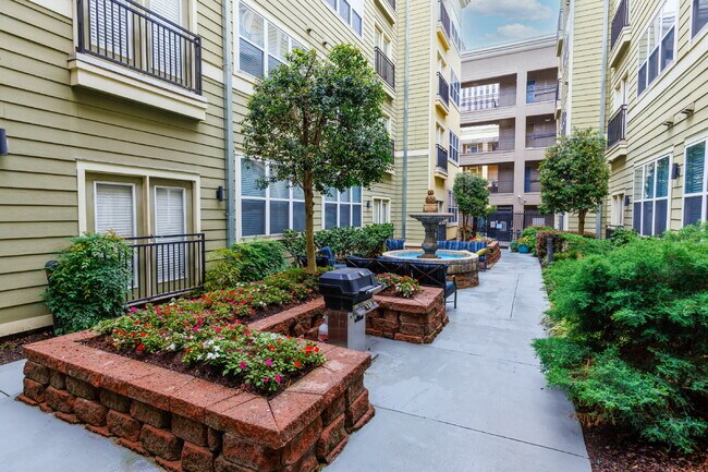 2 Bedroom, 2 Bath Apartment in Birmingham