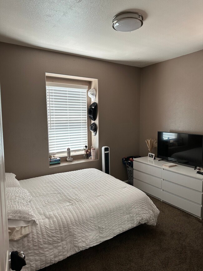 Photo - 217 Overleaf Way