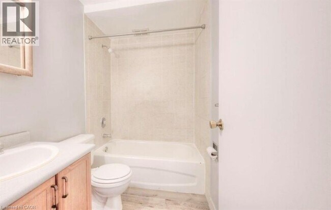 Photo - 1200 Courtland Ave E