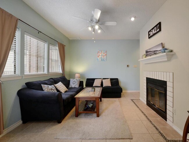Photo - 3001 Cedar St Unidad 117