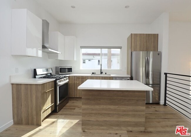 Building Photo - 4601 Pickford St Unit 4601 Rental