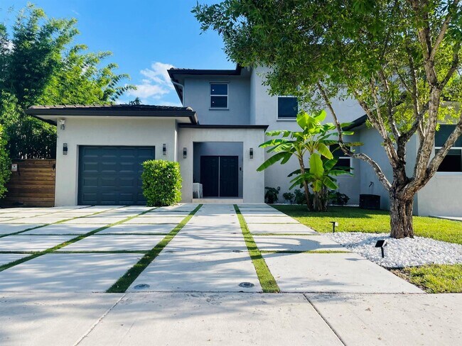 Photo - 500 NE 152nd St