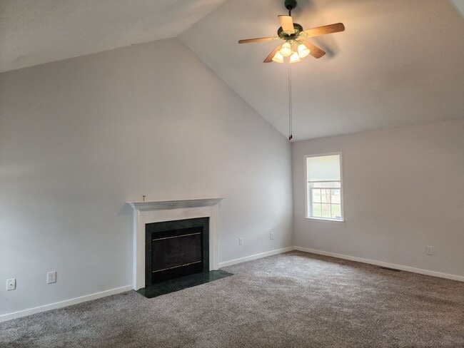 Photo - Spacious 3 Bedroom 2.5 Bath Home with Fenced Rear Yard!
