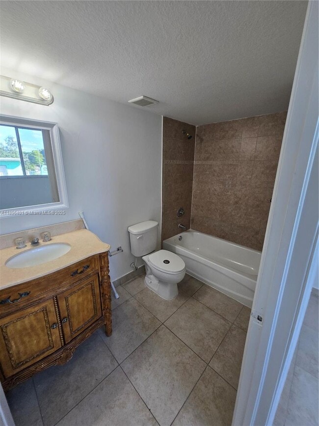 Photo - 2647 NW 25th Ave Unidad 307
