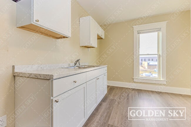 Photo - 646 N Mulberry St Unit 2