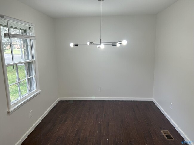 Photo - 2620 Thornhill Rd NW