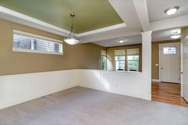 Photo - 5Bd/3Ba Lynnwood Home
