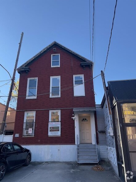 Building Photo - 7 Beacon Ave Rental