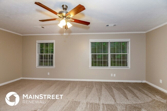 Photo - 2135 Pinewood Dr