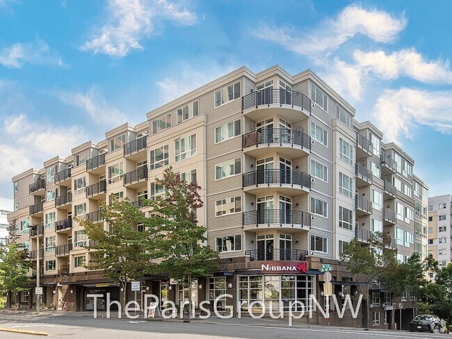 Building Photo - Downtown Bellevue 1BR+Full Den * Quiet Cou... Rental