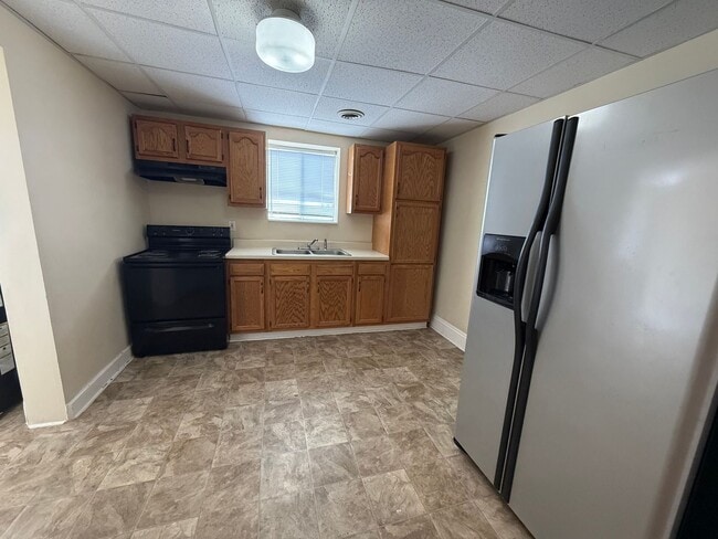 Building Photo - 917 Cart St Unit B