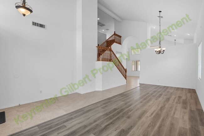 Photo - Beautiful 5 bed / 3 bath Home in the San T...