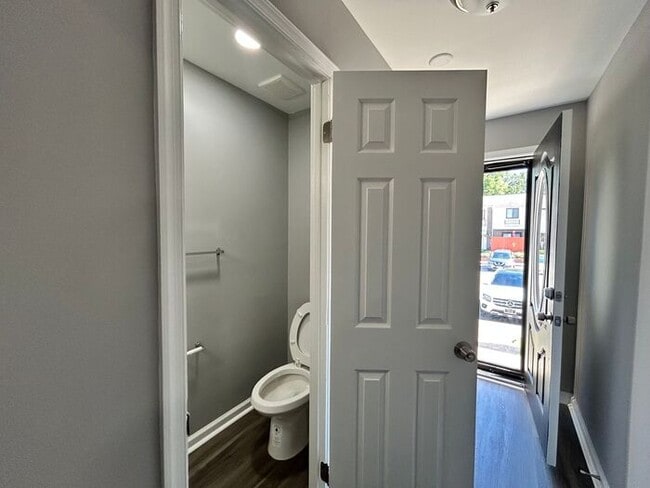 Photo - 3 Bedrooms 3.5 Bathrooms Townhome