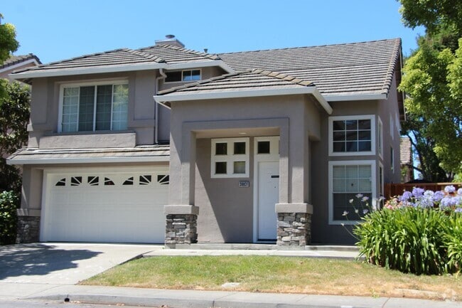 Building Photo - 4 Bedroom 3 Bath Tyson Lane Rental