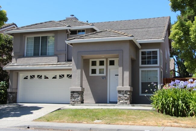 Building Photo - 4 Bedroom 3 Bath Tyson Lane Rental