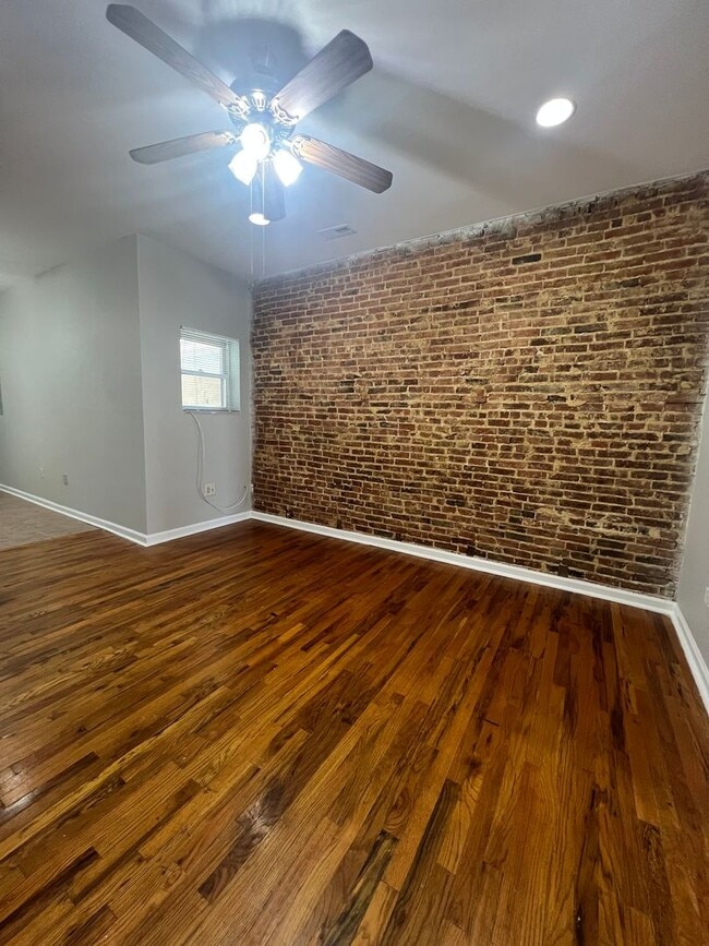 Photo - 1408 W Franklin St Unit 1408 W Franklin Street 2