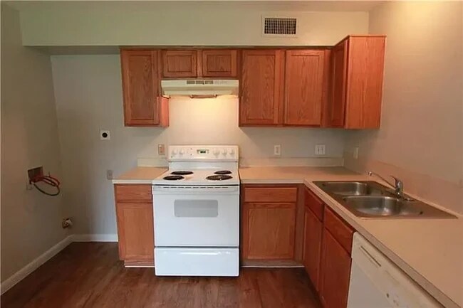 7206 Twin Crest Dr Unit 202