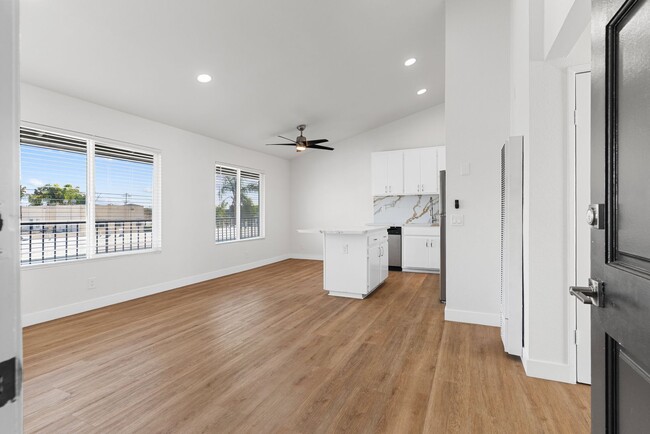 Building Photo - 1066 Coronado Ave Rental